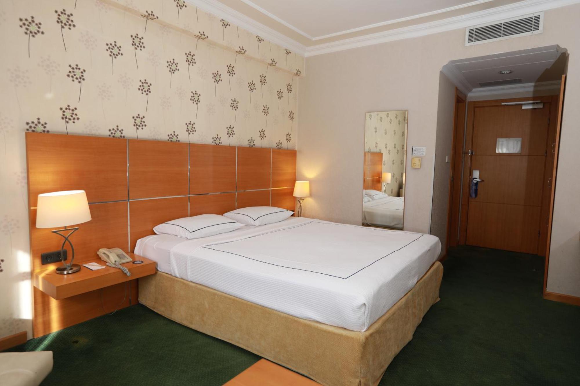 Anemon Grand Manisa Otel Buitenkant foto