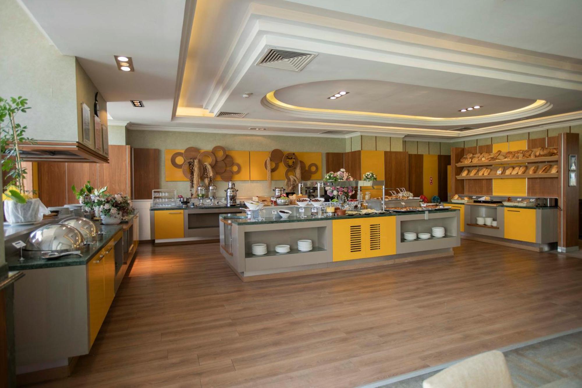 Anemon Grand Manisa Otel Buitenkant foto