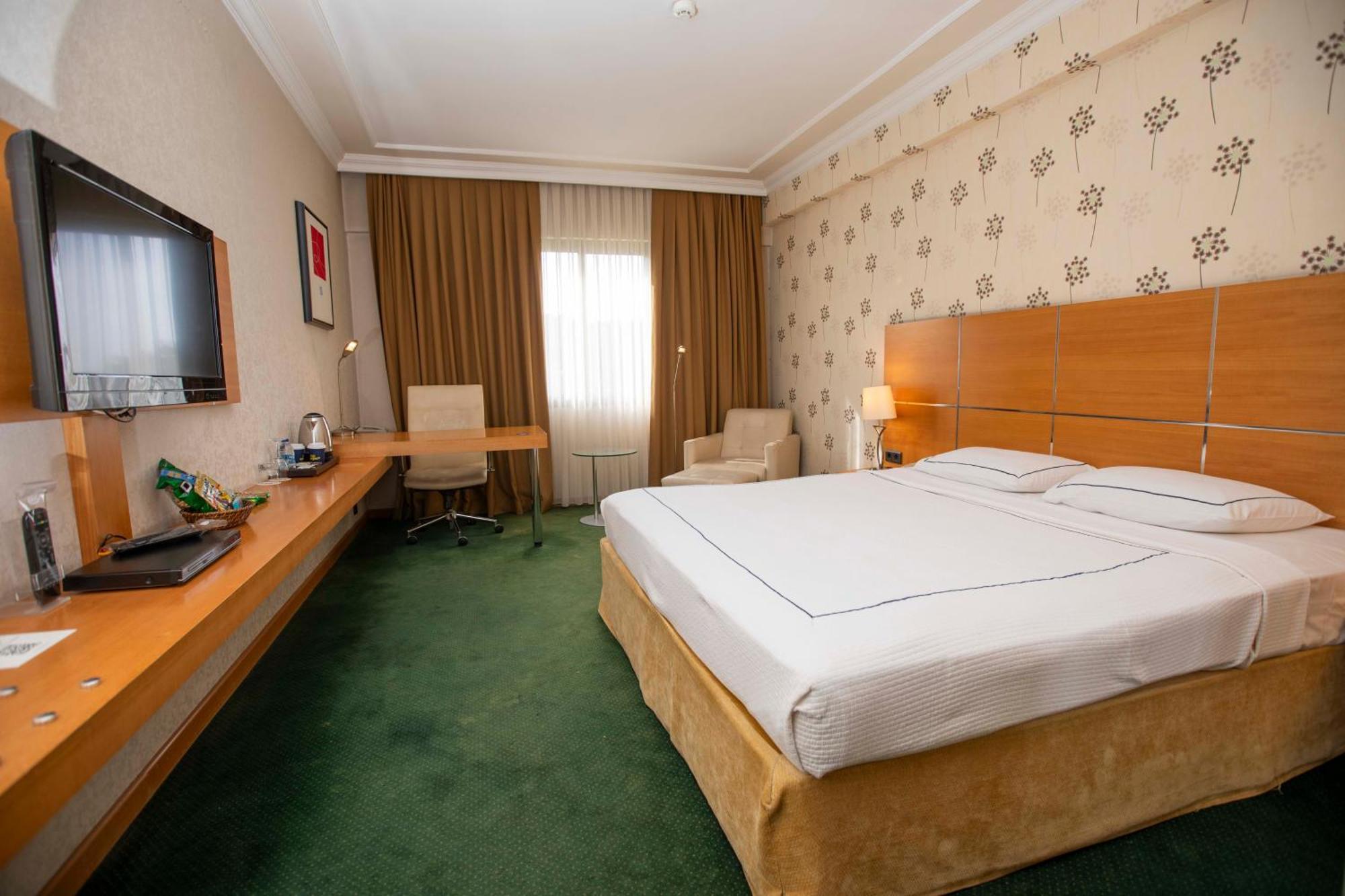 Anemon Grand Manisa Otel Buitenkant foto