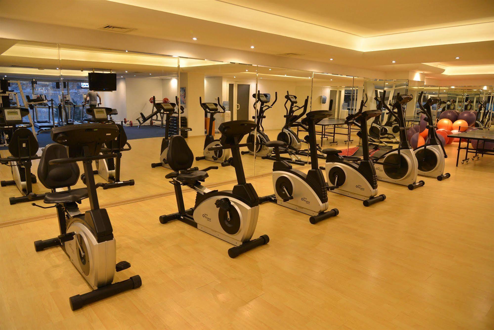 Anemon Grand Manisa Otel Buitenkant foto